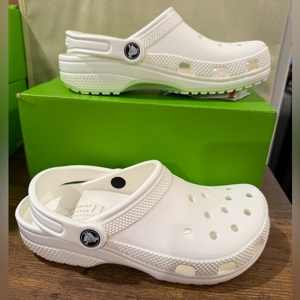 Crocs Classics Clog Sandals White Unisex Kids Size 4J New